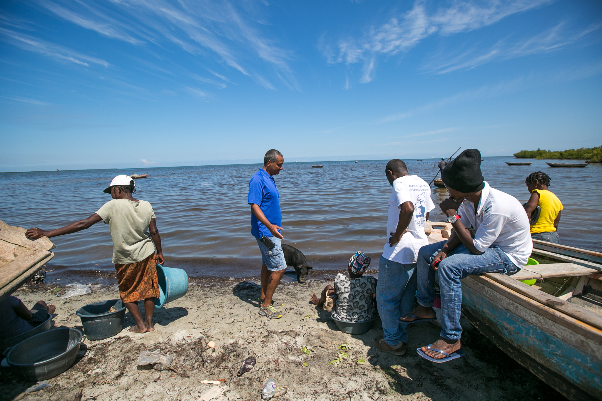 On the coast in Caracol, Wiener works with local fishermen to arrange “no take” zones, allowing fish populations to begin to recover. ©2016 Bahare Khodabande.