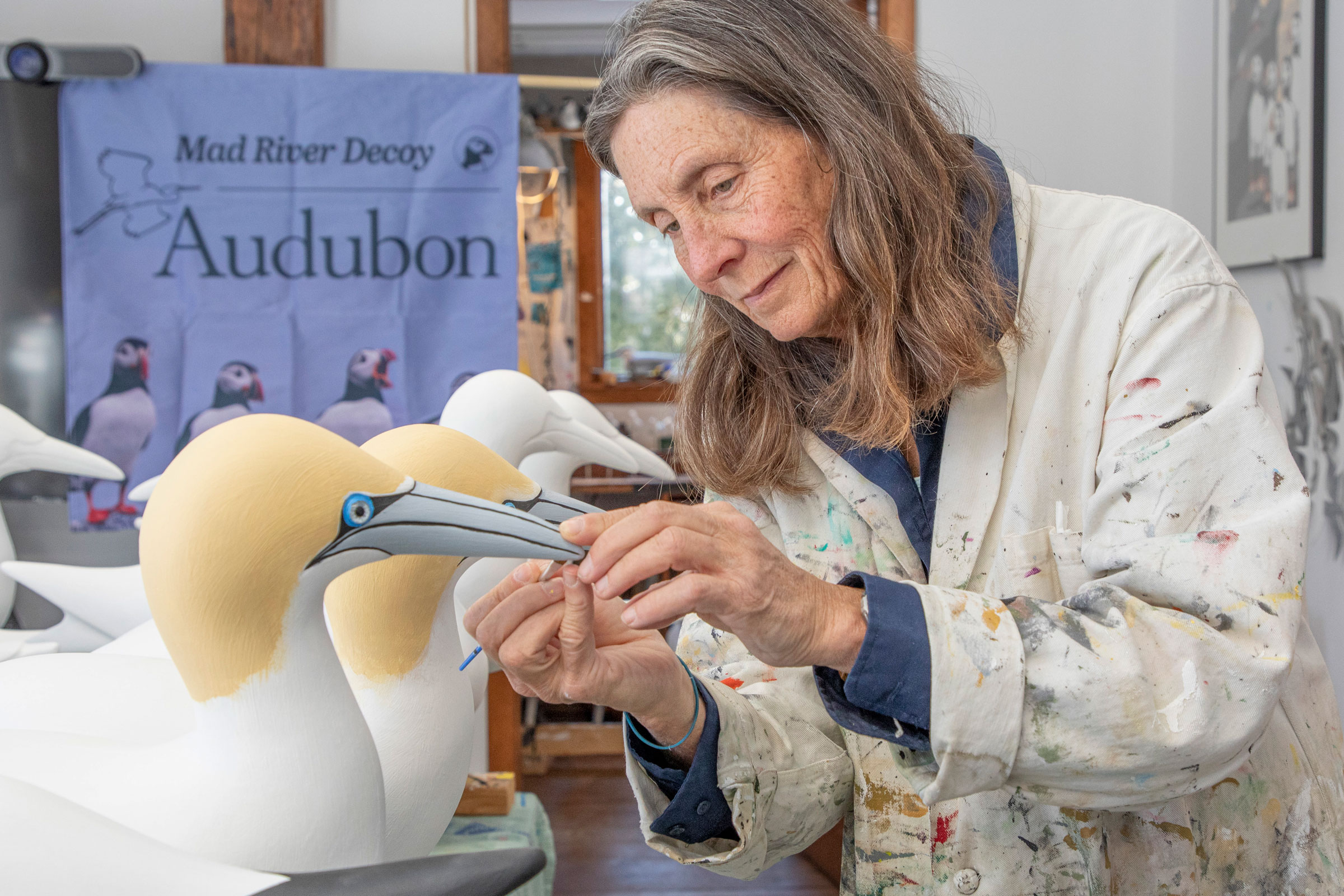 Sue Schubel painting a decoy gannet